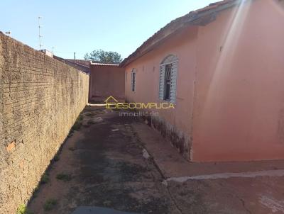 Casa para Venda, em Assis, bairro Conjunto Habitacional Assis IV, 2 dormit�rios, 1 banheiro, 1 su�te, 1 vaga